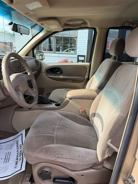 Chevrolet TrailBlazer LS 2WD 2004