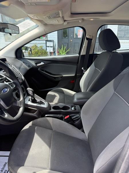 Ford Focus SE Hatch 2014
