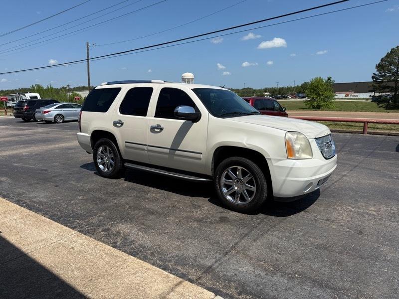 GMC Yukon Denali 2WD 2009