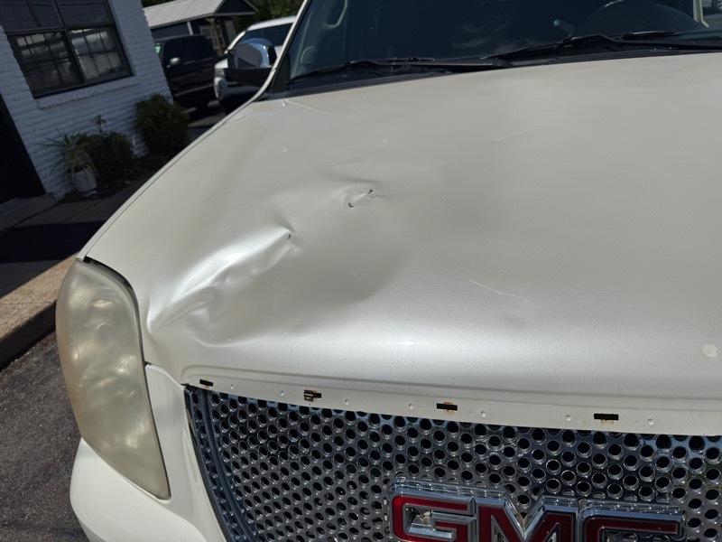 GMC Yukon Denali 2WD 2009
