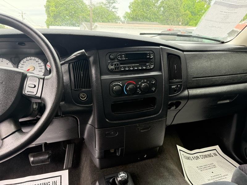 Dodge Ram 1500 ST 4WD 2005