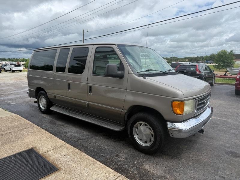 Ford Econoline E-150 XL 2003