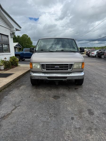 Ford Econoline E-150 XL 2003