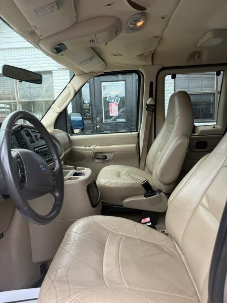 Ford Econoline E-150 XL 2003