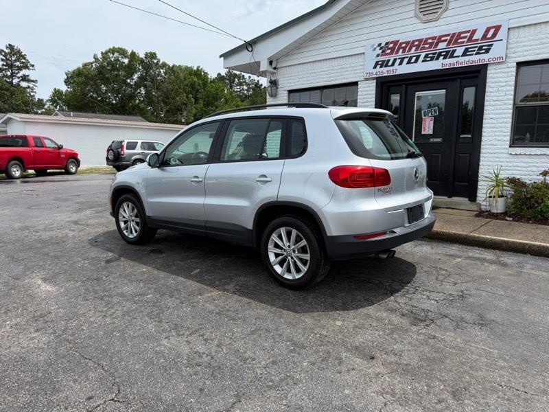 Volkswagen Tiguan S 2017
