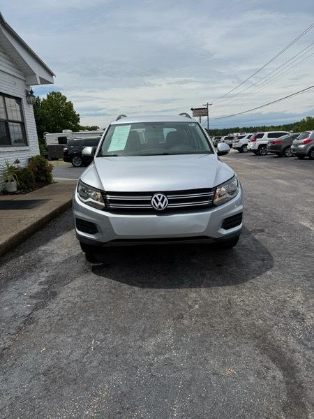 Volkswagen Tiguan S 2017
