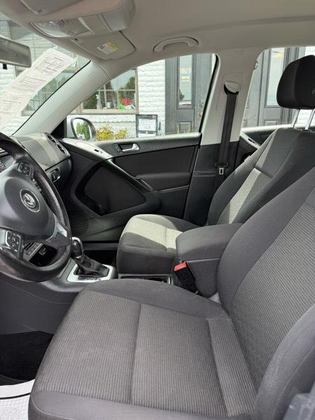 Volkswagen Tiguan S 2017