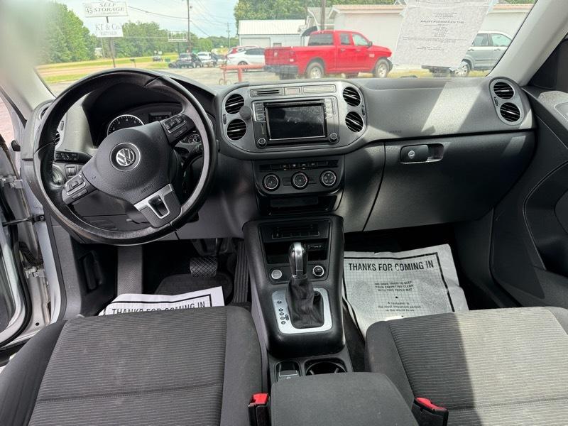 Volkswagen Tiguan S 2017