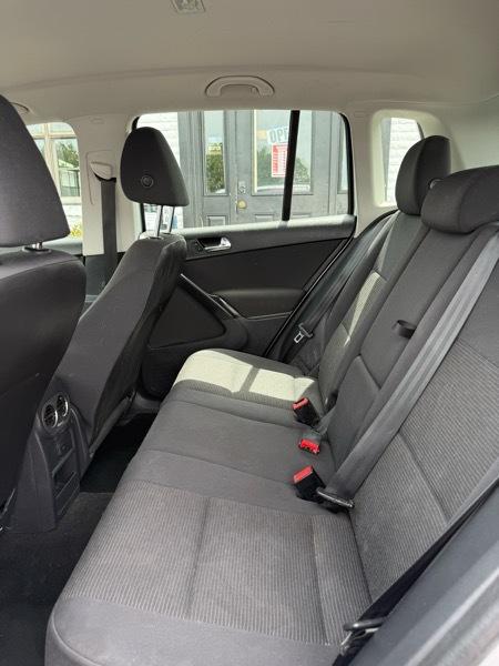 Volkswagen Tiguan S 2017