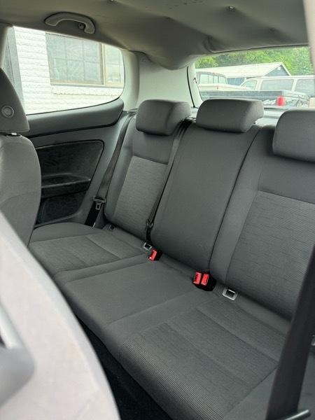 Volkswagen Rabbit 2-Door 2007