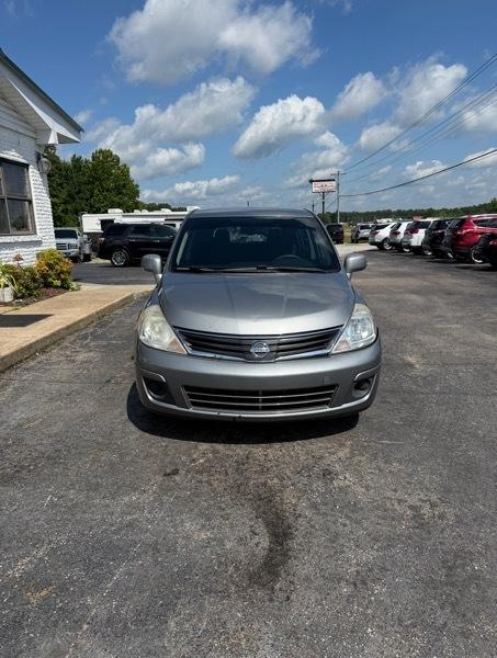 Nissan Versa 1.8 SL Hatchback 2012