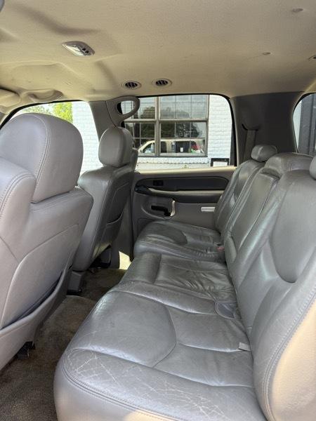 Chevrolet Suburban 1500 2WD 2003