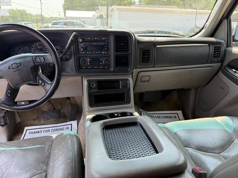 Chevrolet Suburban 1500 2WD 2003