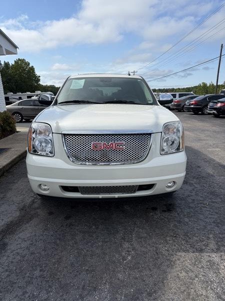 GMC Yukon Denali 2WD 2009