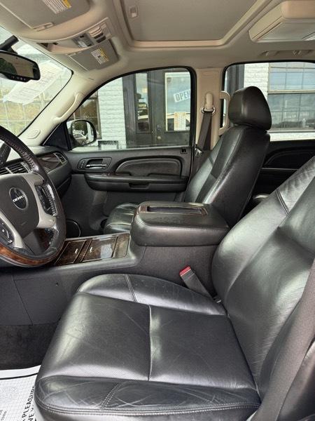 GMC Yukon Denali 2WD 2009