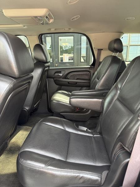 GMC Yukon Denali 2WD 2009