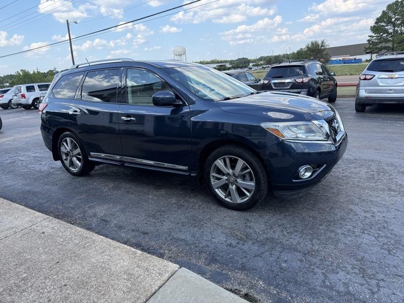 Nissan Pathfinder Platinum 4WD 2016