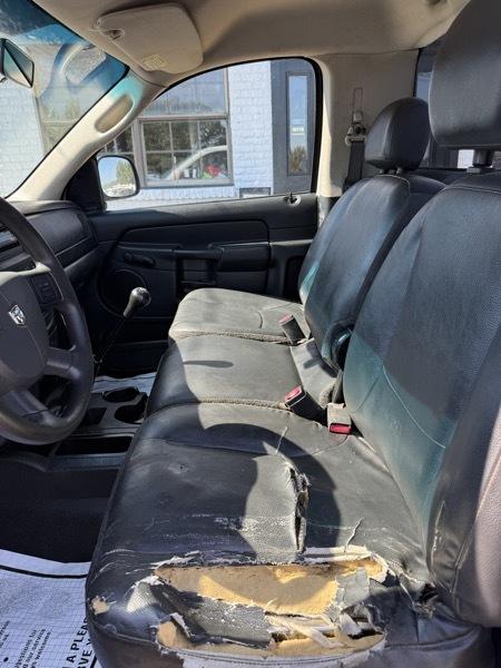 Dodge Ram 1500 ST 2WD 2004