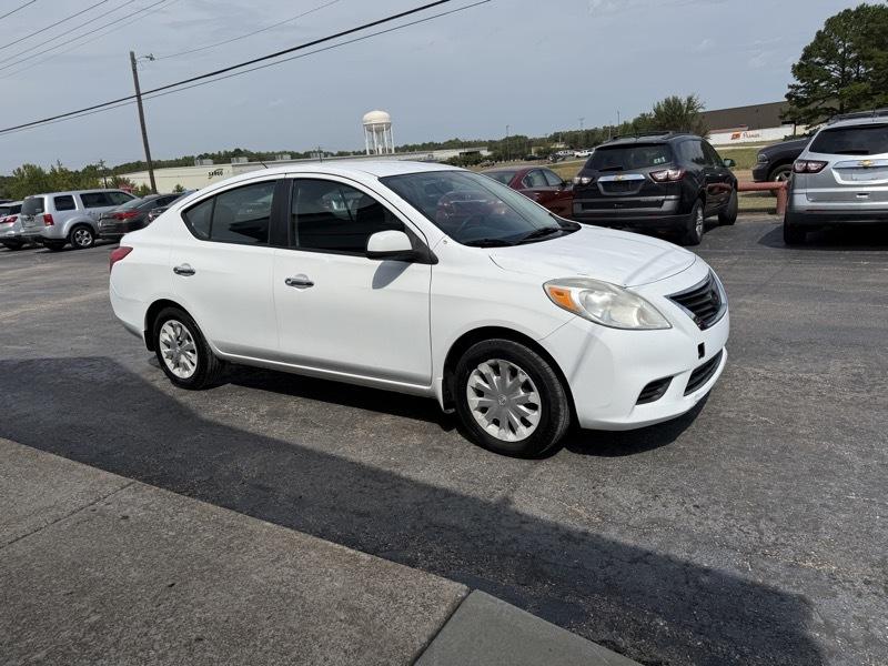 Nissan Versa 1.6 S Sedan 2012