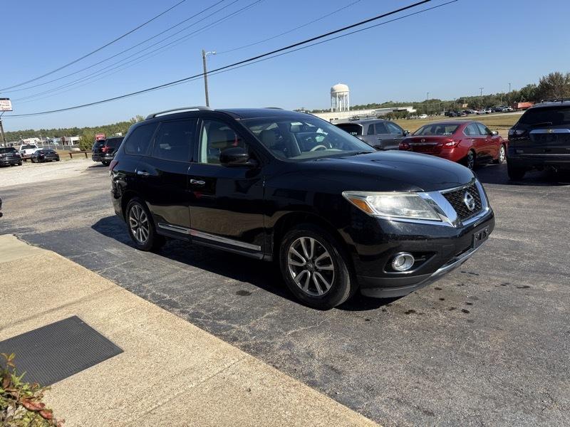 Nissan Pathfinder SL 2WD 2014