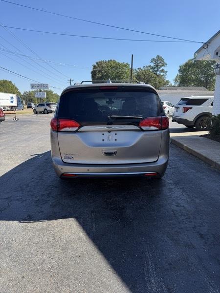 Chrysler Pacifica Touring-L 2017