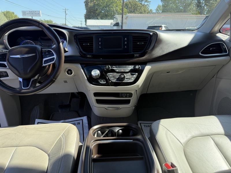 Chrysler Pacifica Touring-L 2017