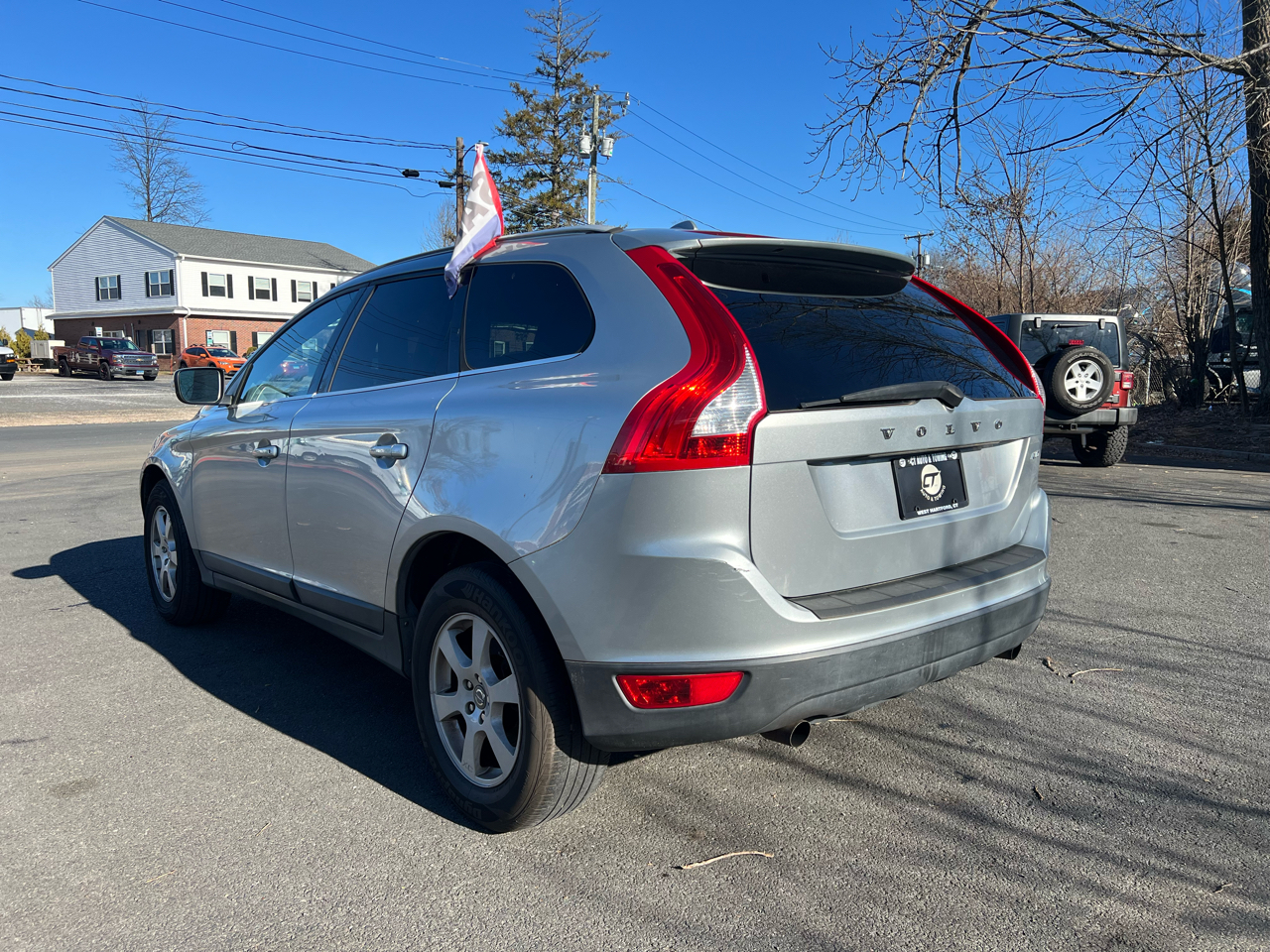 Volvo XC60 AWD 4dr 3.2L 2011