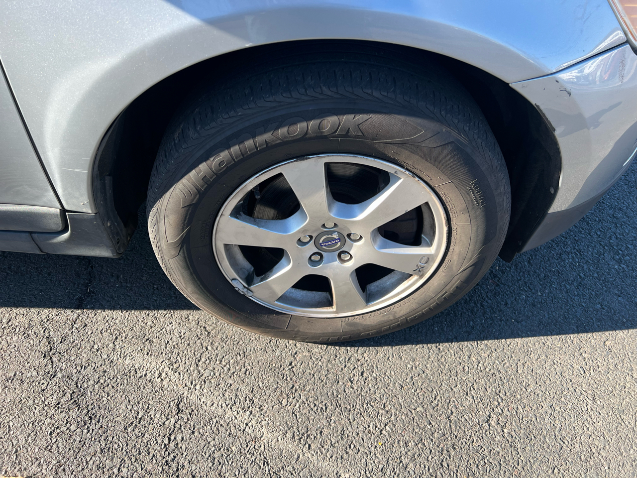 Volvo XC60 AWD 4dr 3.2L 2011