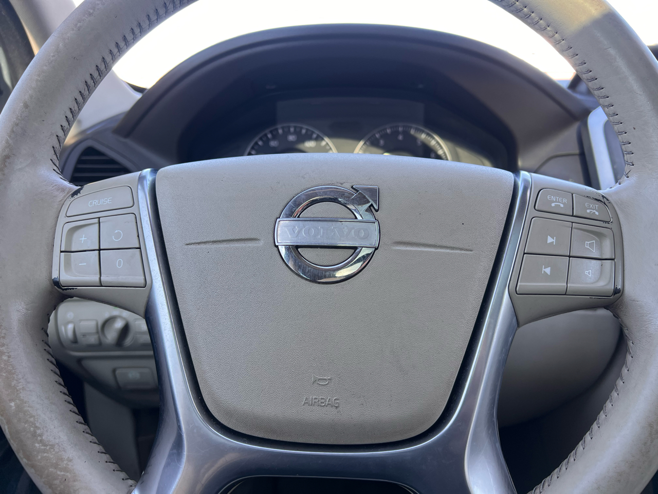 Volvo XC60 AWD 4dr 3.2L 2011