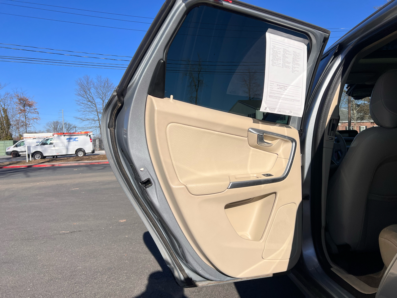 Volvo XC60 AWD 4dr 3.2L 2011