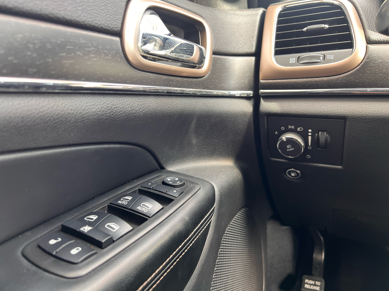 Jeep Grand Cherokee 4WD 4dr Limited 2016 Jeep Grand Cherokee 4WD 4dr Limited 2016