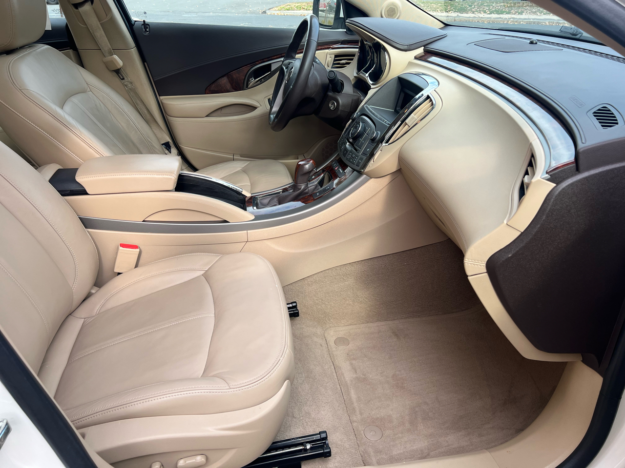 Buick LaCrosse 4dr Sdn Premium 1 AWD 2012 Buick LaCrosse 4dr Sdn Premium 1 AWD 2012