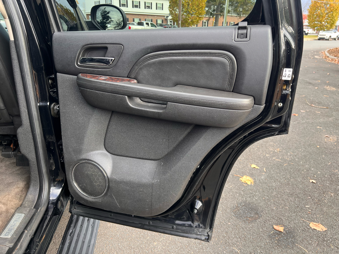 GMC Yukon AWD 4dr 1500 Denali 2012 GMC Yukon AWD 4dr 1500 Denali 2012