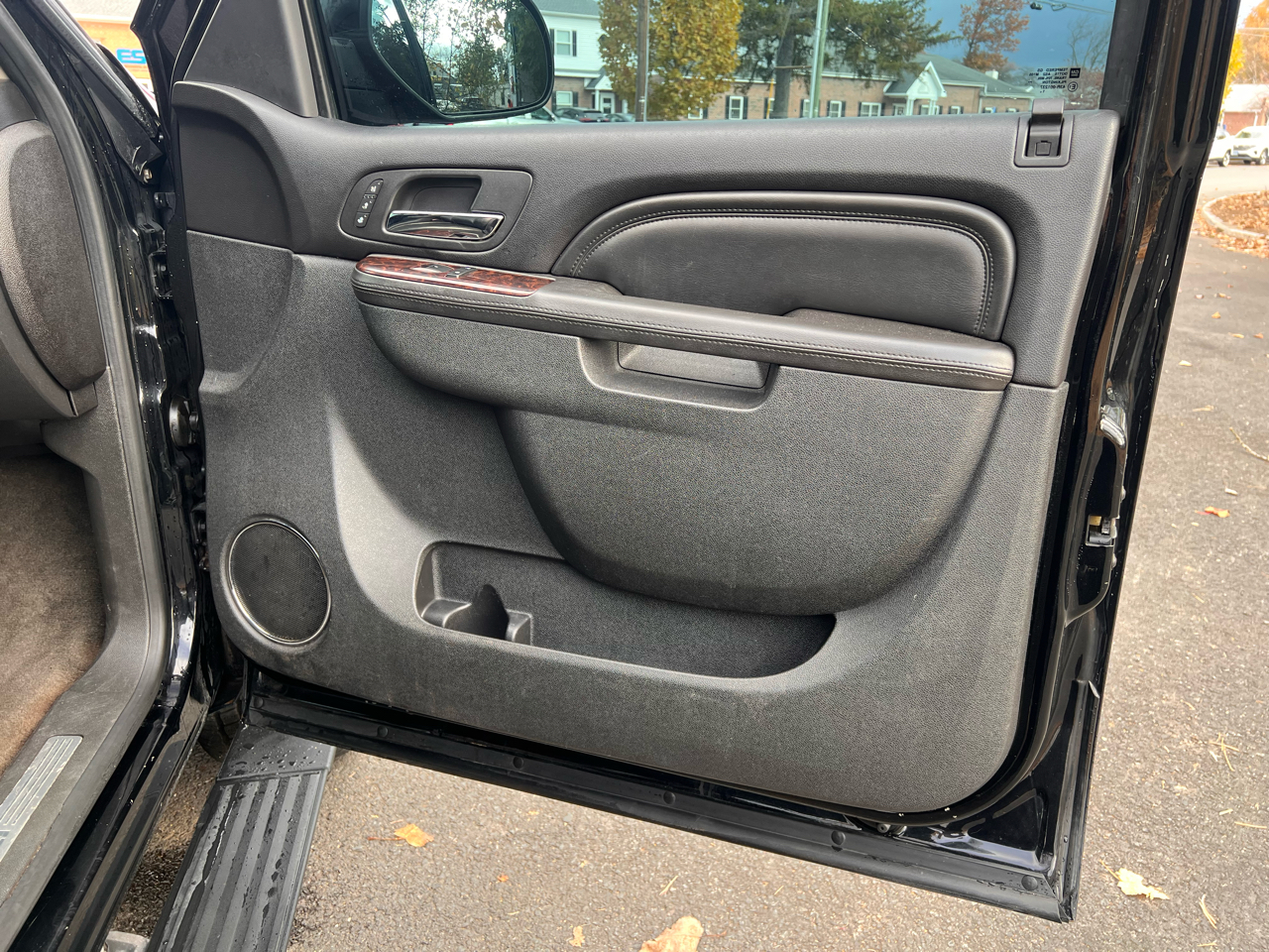 GMC Yukon AWD 4dr 1500 Denali 2012 GMC Yukon AWD 4dr 1500 Denali 2012