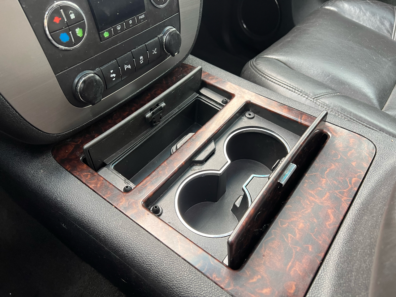 GMC Yukon AWD 4dr 1500 Denali 2012 GMC Yukon AWD 4dr 1500 Denali 2012