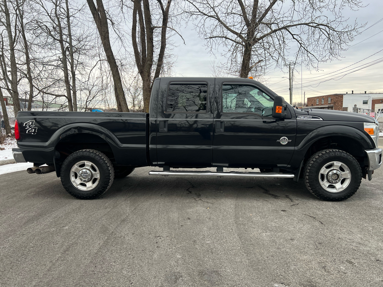Ford Super Duty F-350 SRW 4WD Crew Cab 156" XLT 2015