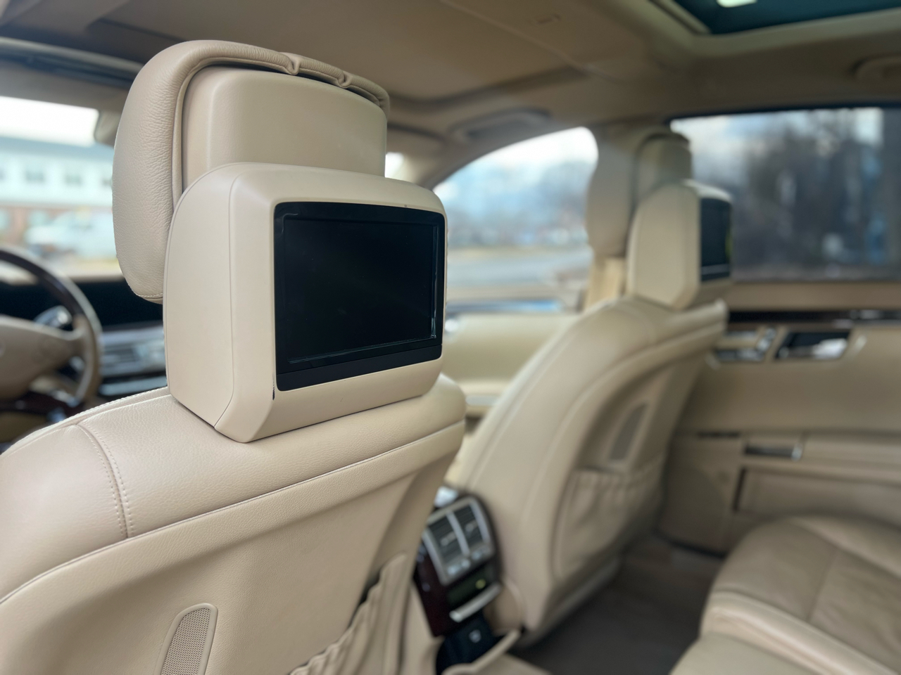 Mercedes-Benz S-Class 4dr Sdn S 550 4MATIC 2013