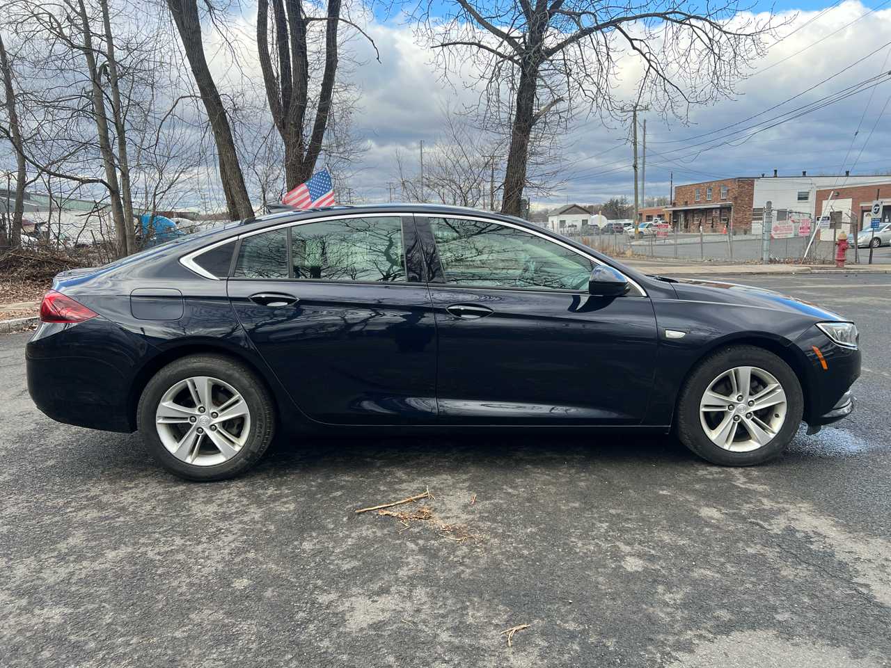 Buick Regal Sportback 4dr Sdn Preferred FWD 2018