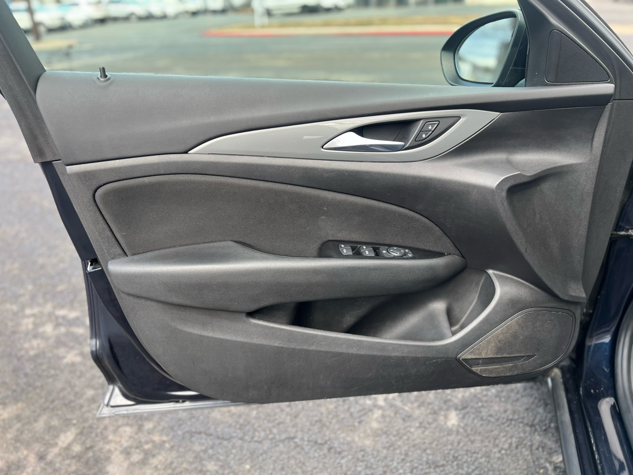 Buick Regal Sportback 4dr Sdn Preferred FWD 2018