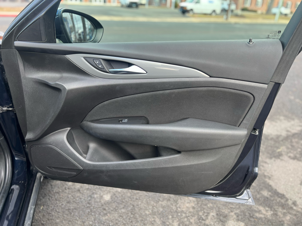 Buick Regal Sportback 4dr Sdn Preferred FWD 2018