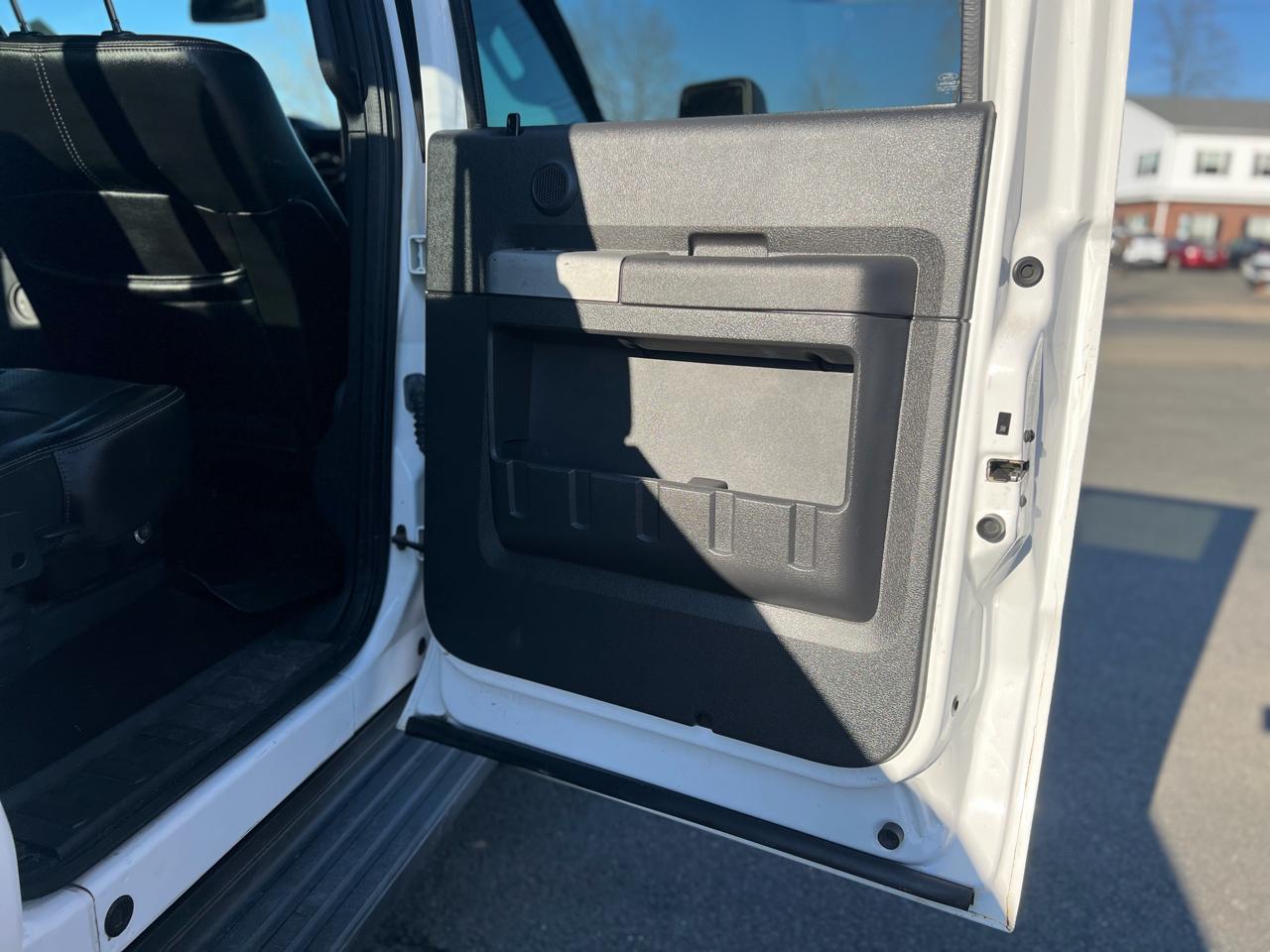 Ford Super Duty F-250 SRW 4WD Crew Cab 156" Lariat 2016