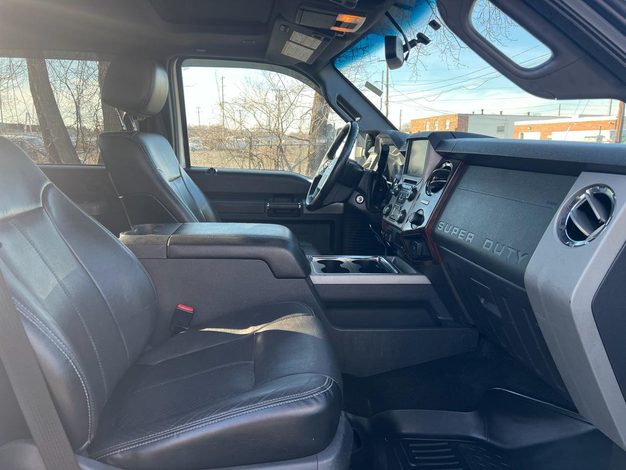 Ford Super Duty F-250 SRW 4WD Crew Cab 156" Lariat 2016