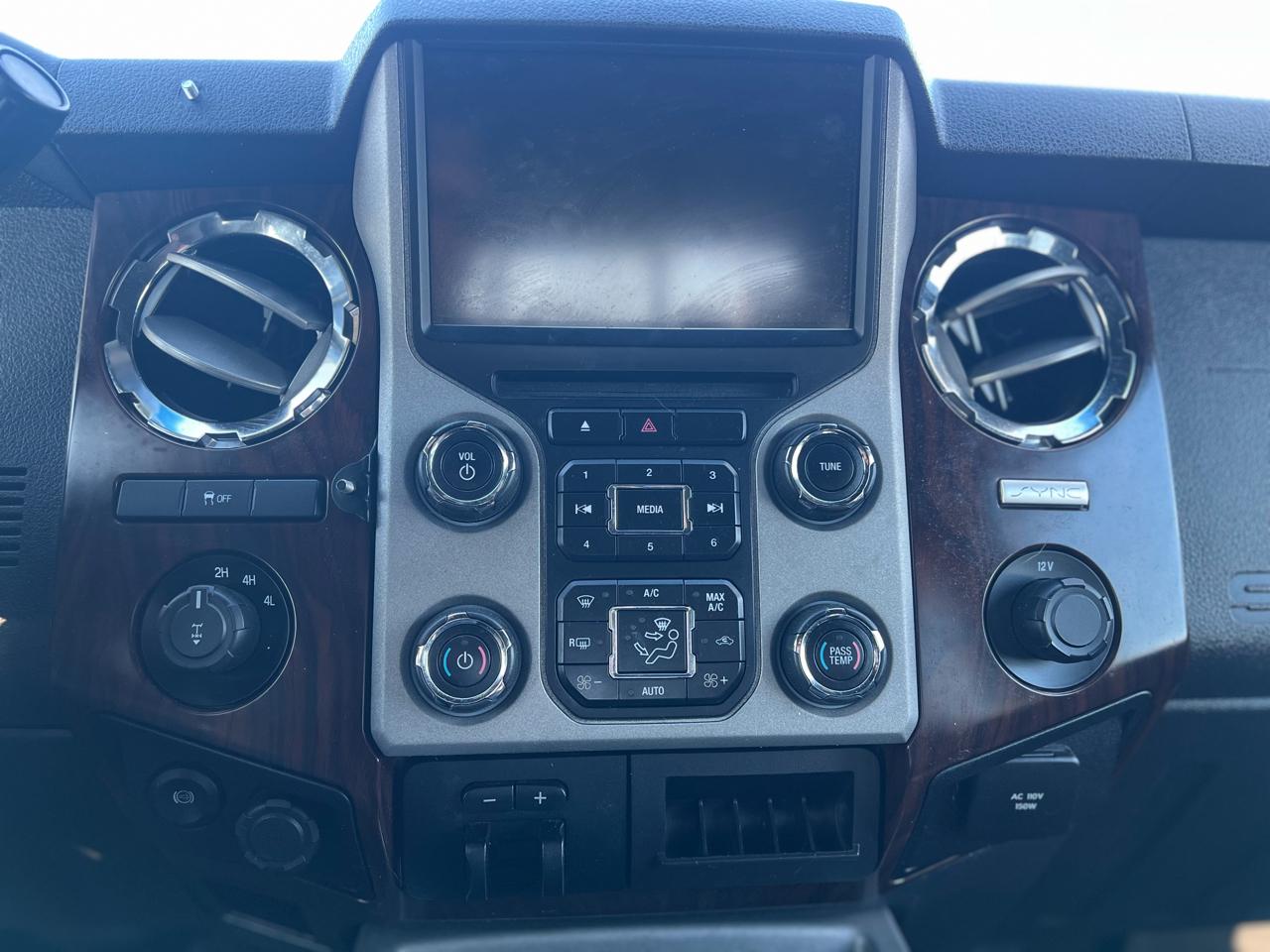 Ford Super Duty F-250 SRW 4WD Crew Cab 156" Lariat 2016