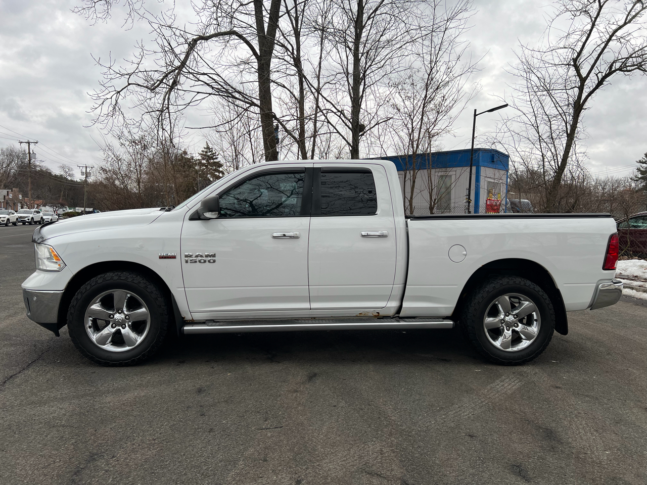 RAM 1500 4WD Quad Cab 140.5" SLT 2014