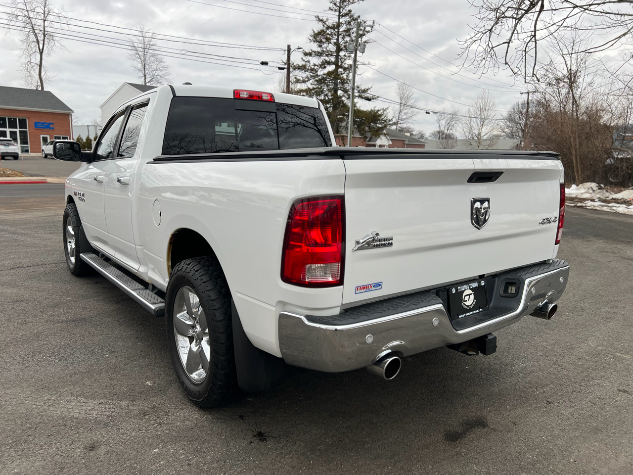 RAM 1500 4WD Quad Cab 140.5" SLT 2014