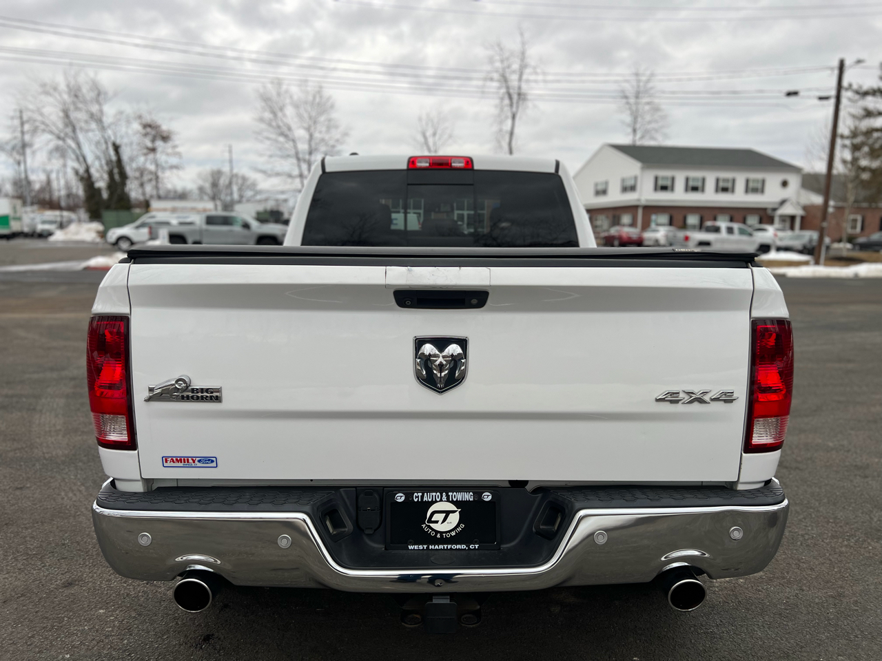 RAM 1500 4WD Quad Cab 140.5" SLT 2014