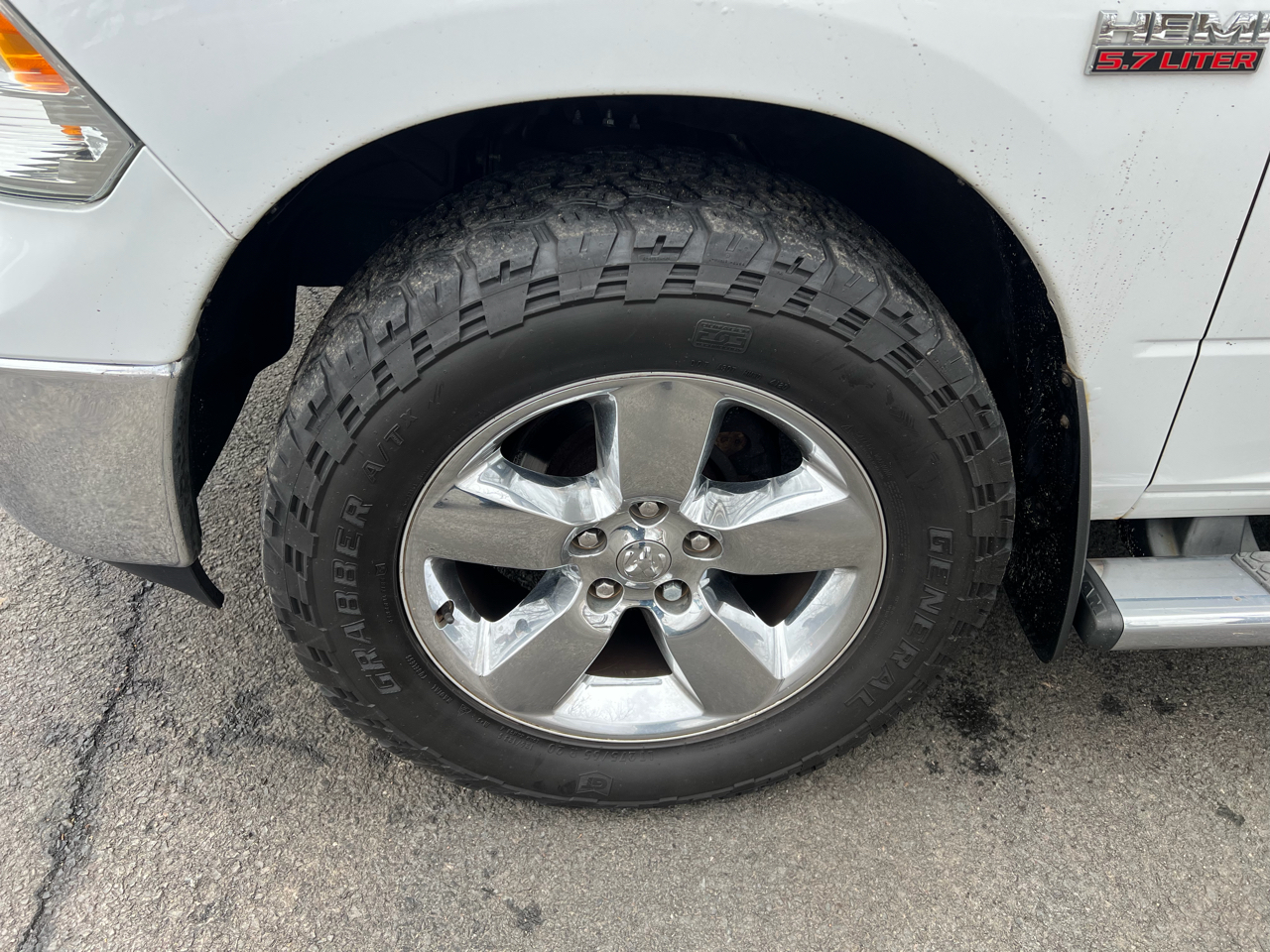 RAM 1500 4WD Quad Cab 140.5" SLT 2014