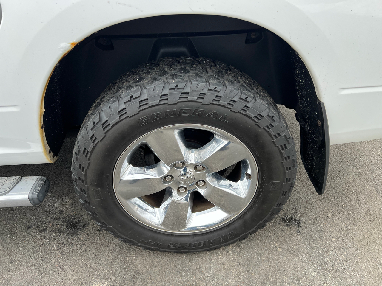 RAM 1500 4WD Quad Cab 140.5" SLT 2014