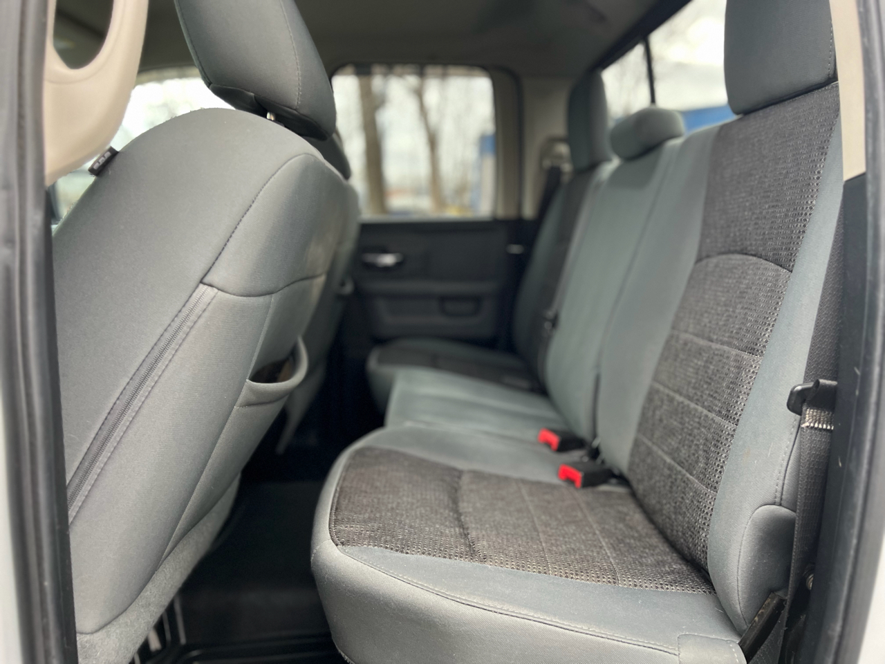 RAM 1500 4WD Quad Cab 140.5" SLT 2014