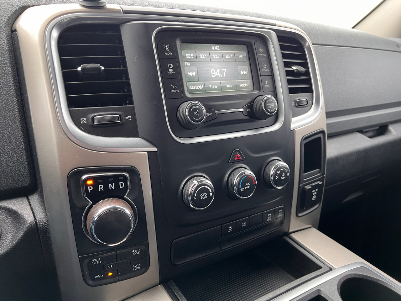 RAM 1500 4WD Quad Cab 140.5" SLT 2014